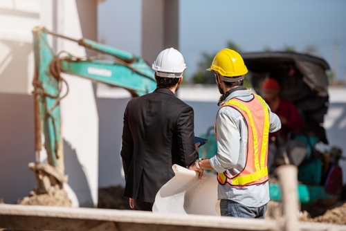 teléfono android resistente en las obras
