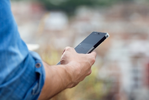 Qué es un teléfono móvil resistente